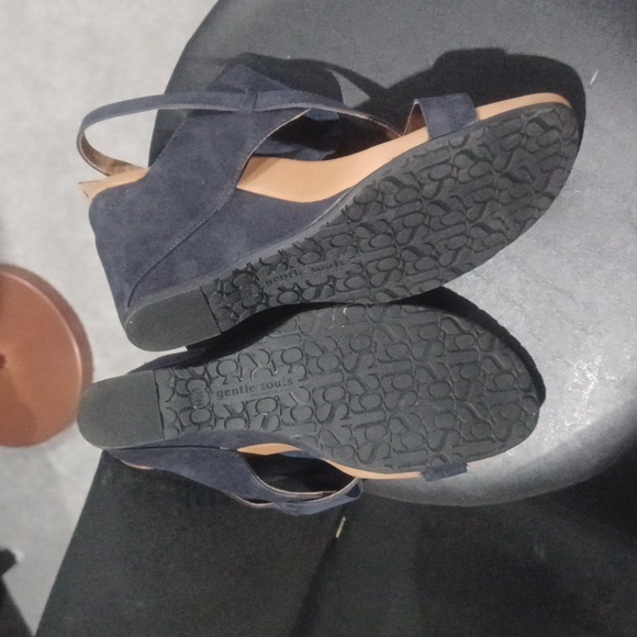 Gentle Souls navy suede strappy sandals. - Picture 4 of 4